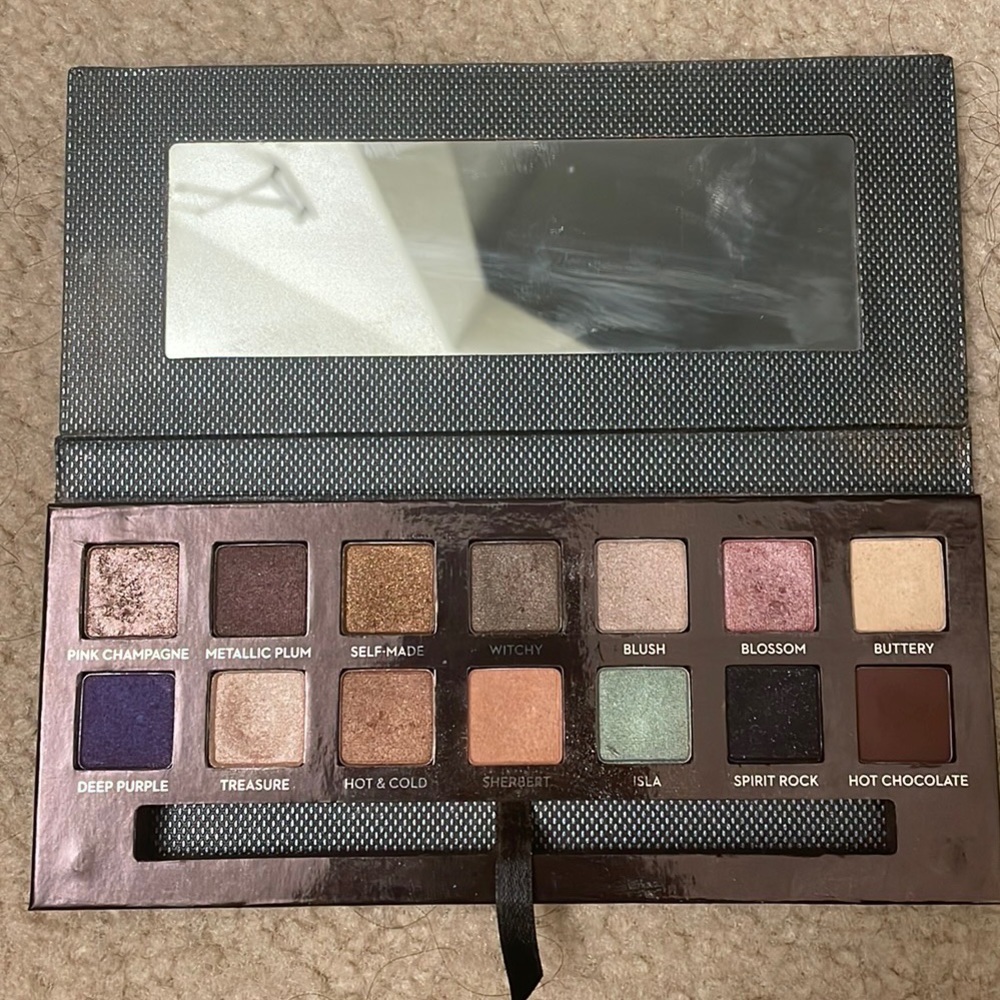 Anastasia Beverly Hills self made eyeshadow palette